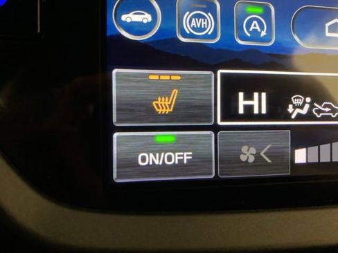 Used 2025 Subaru Forester Premium AWD/4WD image 18