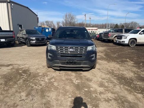 Used 2017 Ford Explorer Limited w/ Equipment Group 303A image 2
