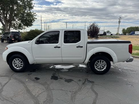 Used 2017 Nissan Frontier SV AWD/4WD image 8