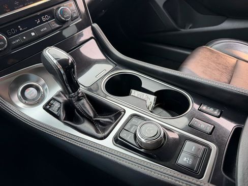 Used 2019 Nissan Maxima 3.5 SV w/ Floor Mat Group FWD image 16