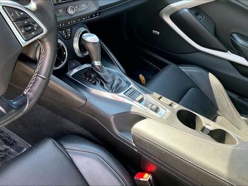Used 2018 Chevrolet Camaro LT RWD image 14