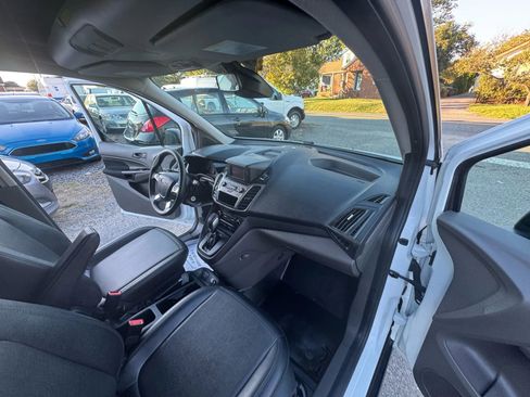 Used 2019 Ford Transit Connect XL image 32