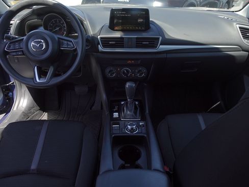 Used 2018 MAZDA MAZDA3 Sport w/ Preferred Equipment Package FWD image 10