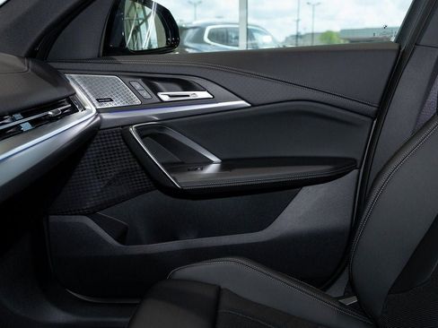 Used 2025 BMW X2 M35i w/ Premium Package image 21