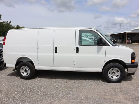 New 2025 GMC Savana 2500 w/ Driver Convenience Package image 3