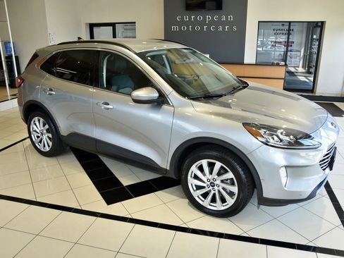 Used 2022 Ford Escape Titanium w/ Titanium Elite Package AWD/4WD image 7