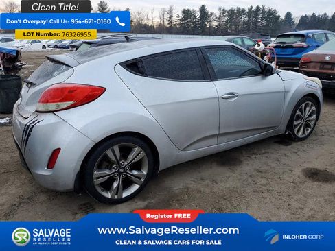 Used 2012 Hyundai Veloster w/ Style Pkg image 4