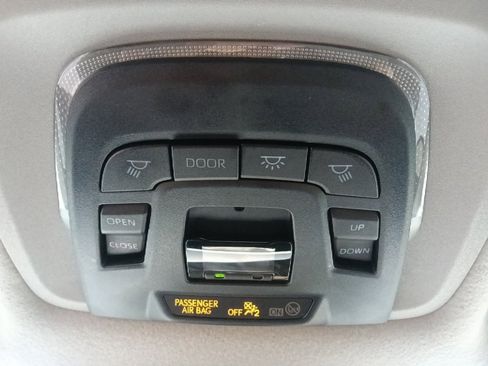 Used 2024 Toyota Corolla Cross LE w/ Moonroof Package image 25