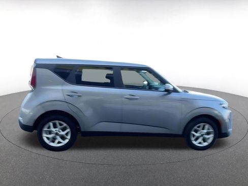 Used 2025 Kia Soul LX w/ LX Technology Package image 14