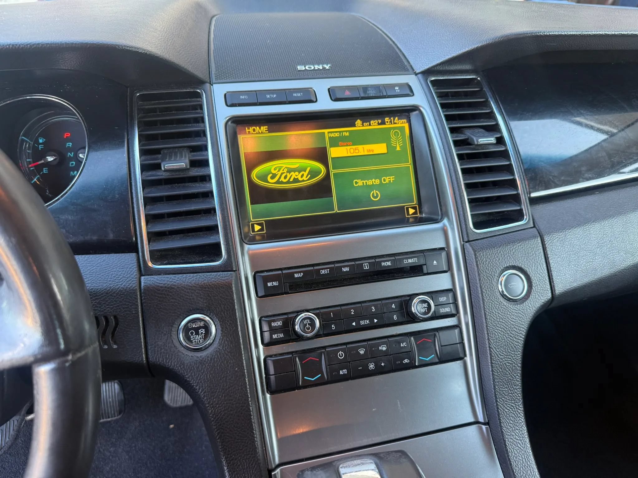 Used 2010 Ford Taurus Limited FWD image 20