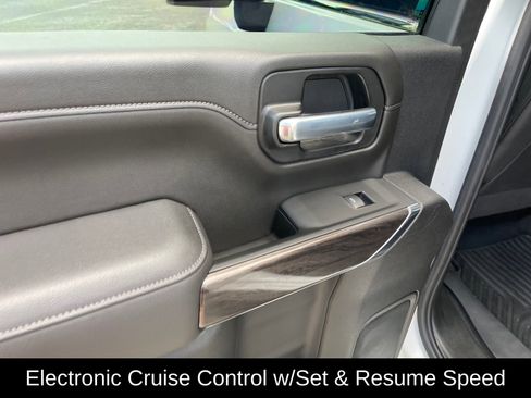 Used 2021 Chevrolet Silverado 2500 LTZ w/ LTZ Convenience Package image 21