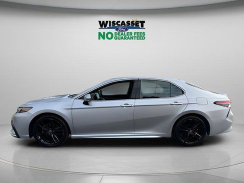 Used 2023 Toyota Camry XSE FWD image 2