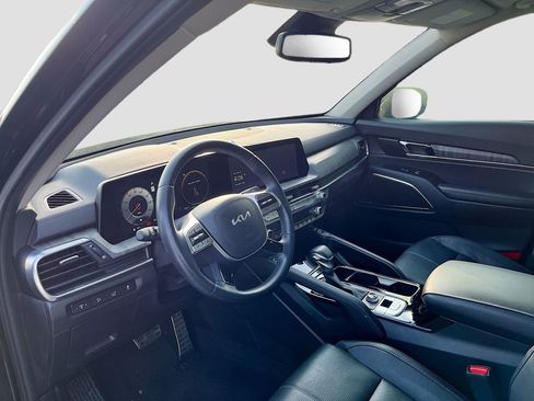 Used 2024 Kia Telluride SX w/ Towing Package image 9