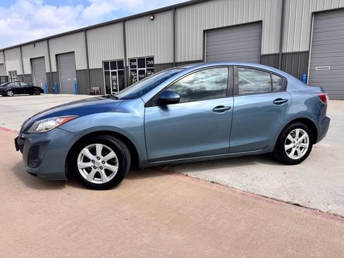 Used 2010 MAZDA MAZDA3 i Touring FWD image 3