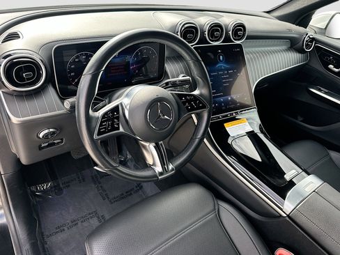 Used 2024 Mercedes-Benz GLC 300 image 8