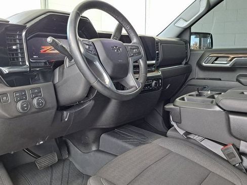 Used 2024 Chevrolet Silverado 1500 RST w/ Z71 Off-Road Package AWD/4WD image 8