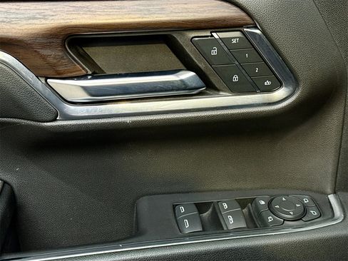 Used 2024 GMC Sierra 1500 SLT image 18