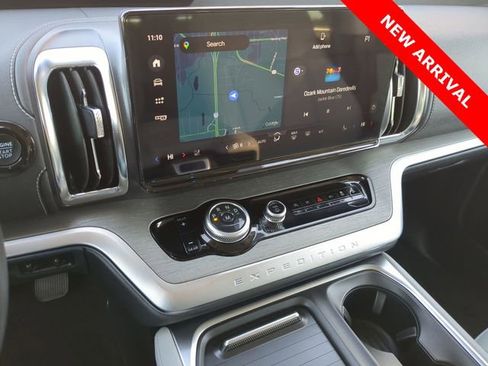 Used 2025 Ford Expedition Max Platinum image 18