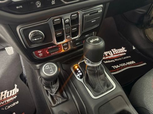 Used 2025 Jeep Wrangler Unlimited Rubicon image 20