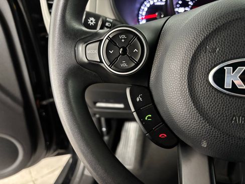 Used 2019 Kia Soul + image 21