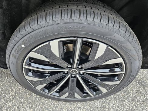 New 2026 Volvo XC90 B6 Ultra w/ Protection Package image 11