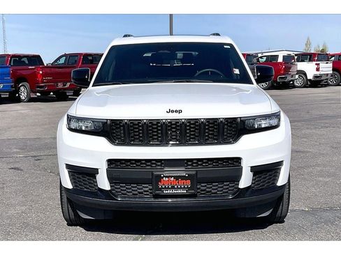 Used 2023 Jeep Grand Cherokee L Laredo AWD/4WD image 3