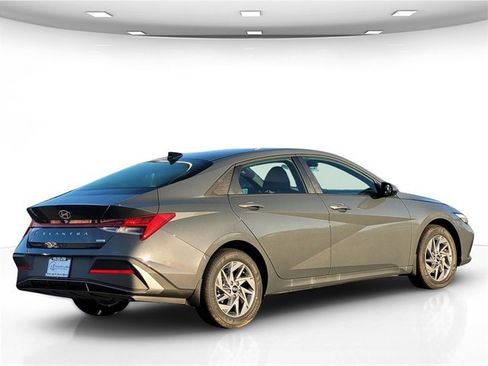 New 2026 Hyundai Elantra Blue image 11