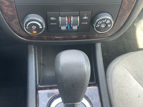 Used 2015 Chevrolet Impala LT w/ LT Sunroof Package FWD image 19