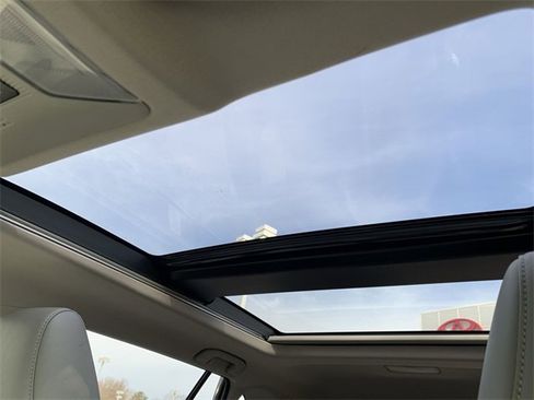 Used 2024 Toyota RAV4 Limited image 30