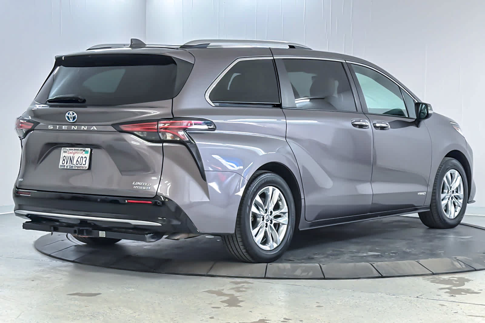 Used 2021 Toyota Sienna Limited AWD/4WD image 2