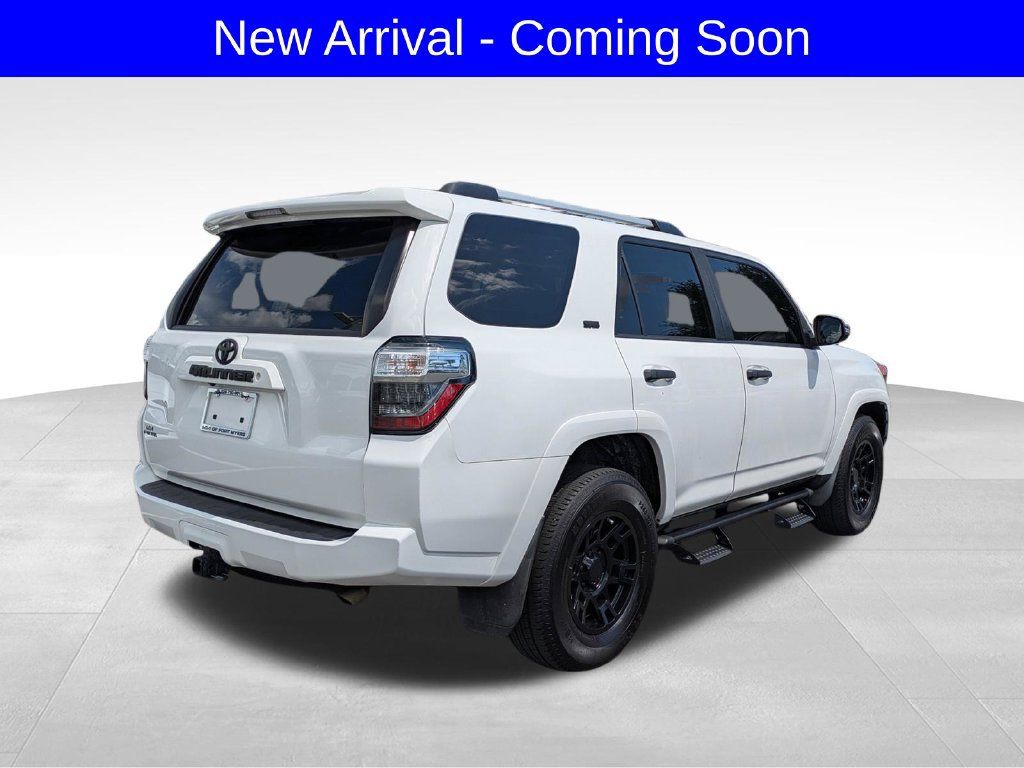Used 2019 Toyota 4Runner SR5 Premium RWD image 3