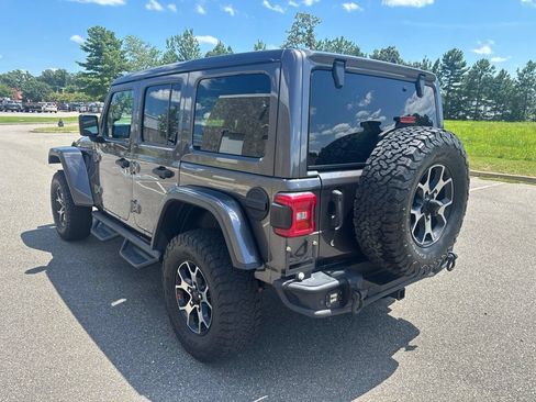 Used 2019 Jeep Wrangler Unlimited Rubicon w/ LED Lighting Group AWD/4WD image 5