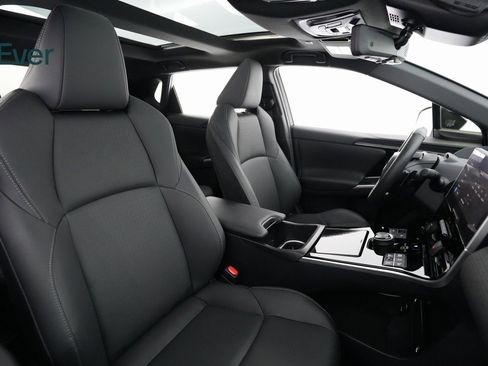 Used 2024 Subaru Solterra Touring w/ Touring Package image 8