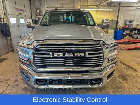 Used 2024 RAM 3500 Laramie AWD/4WD image 8