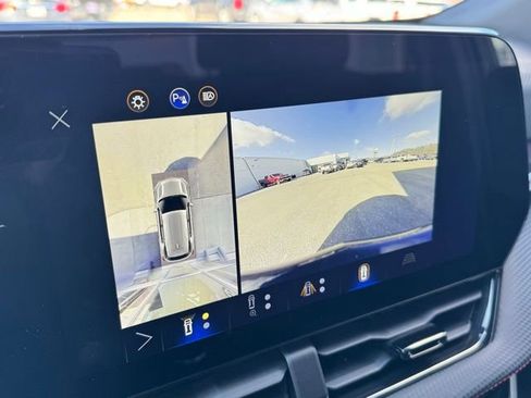 Used 2025 Chevrolet Equinox RS w/ Safety and Technology Package image 4