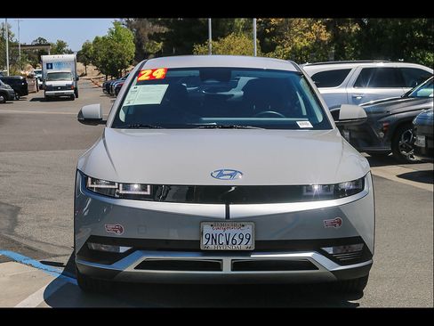 Certified 2024 Hyundai Ioniq 5 SEL AWD/4WD image 2