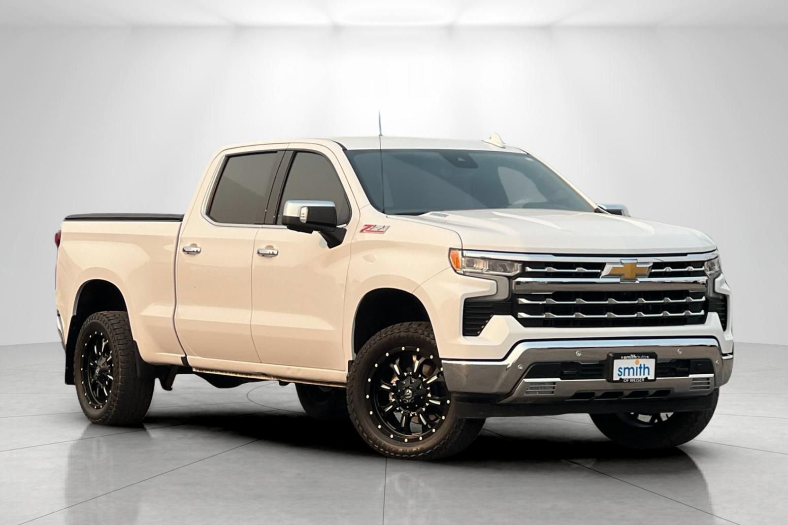 Used 2023 Chevrolet Silverado 1500 LTZ w/ Technology Package AWD/4WD image 2