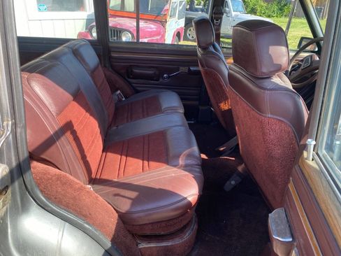 Used 1989 Jeep Grand Wagoneer AWD/4WD image 19