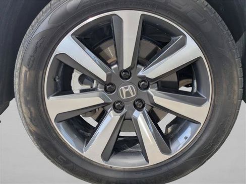 Used 2023 Honda Pilot Touring image 9