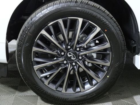 New 2026 INFINITI QX80 Autograph AWD/4WD image 11