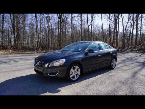 Used 2012 Volvo S60 T5 w/ Climate Pkg FWD image 1