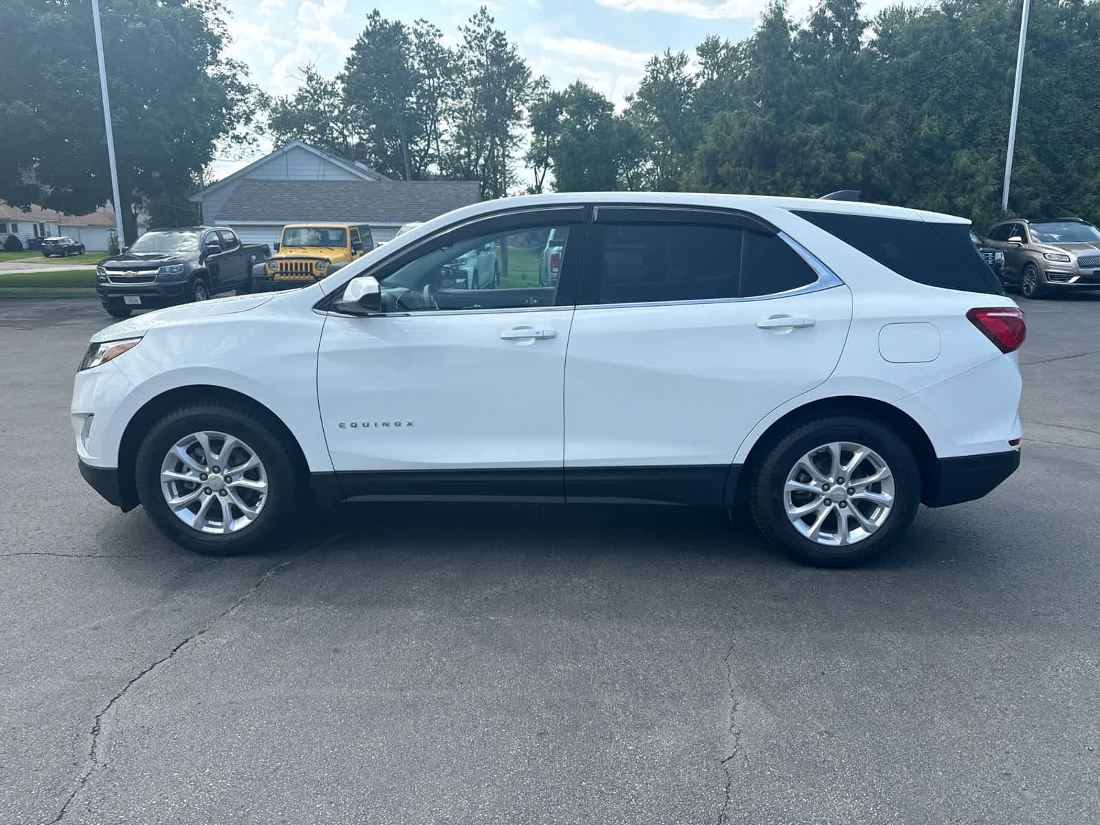 Used 2020 Chevrolet Equinox LT FWD image 6
