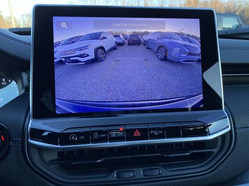 New 2026 Jeep Compass Limited image 10