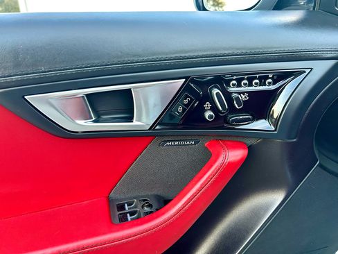 Used 2014 Jaguar F-TYPE S image 21