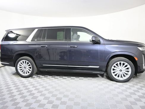 Used 2024 Cadillac Escalade ESV Luxury w/ LPO, Floor Liner Package AWD/4WD image 8