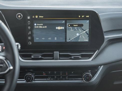 Used 2025 Chevrolet Equinox LT image 22