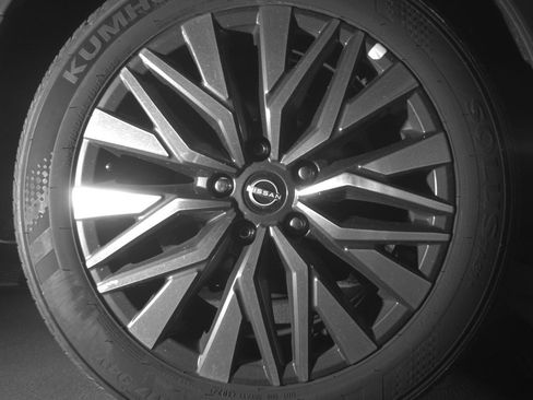 Used 2025 Nissan Altima 2.5 SV FWD image 15