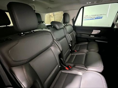 Used 2025 Ford Expedition Active AWD/4WD image 22