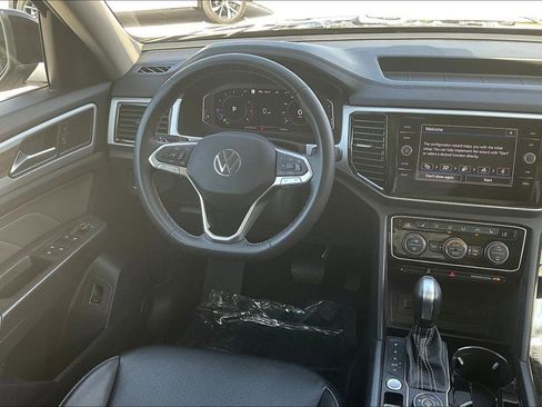 Certified 2023 Volkswagen Atlas SEL AWD/4WD image 18
