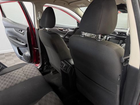 Used 2021 Nissan Rogue Sport SV image 45